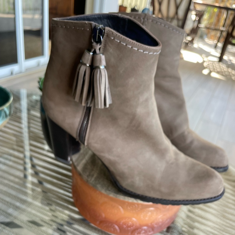 Stuart Weitzman Prancing Tassel Ankle Booties 9M